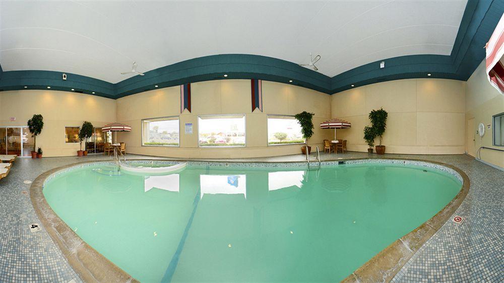 סיינט קלאוד Americas Best Value Inn And Suites St. Cloud מראה חיצוני תמונה
