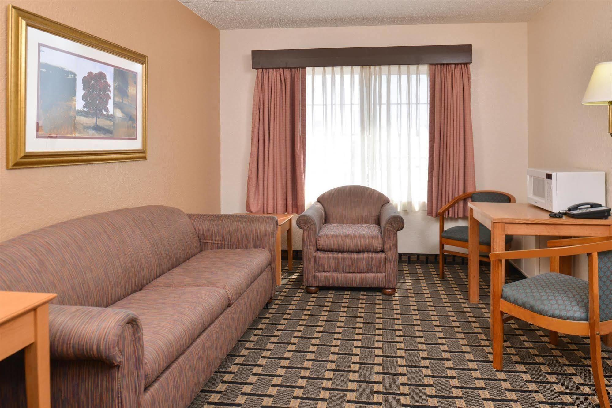 סיינט קלאוד Americas Best Value Inn And Suites St. Cloud מראה חיצוני תמונה